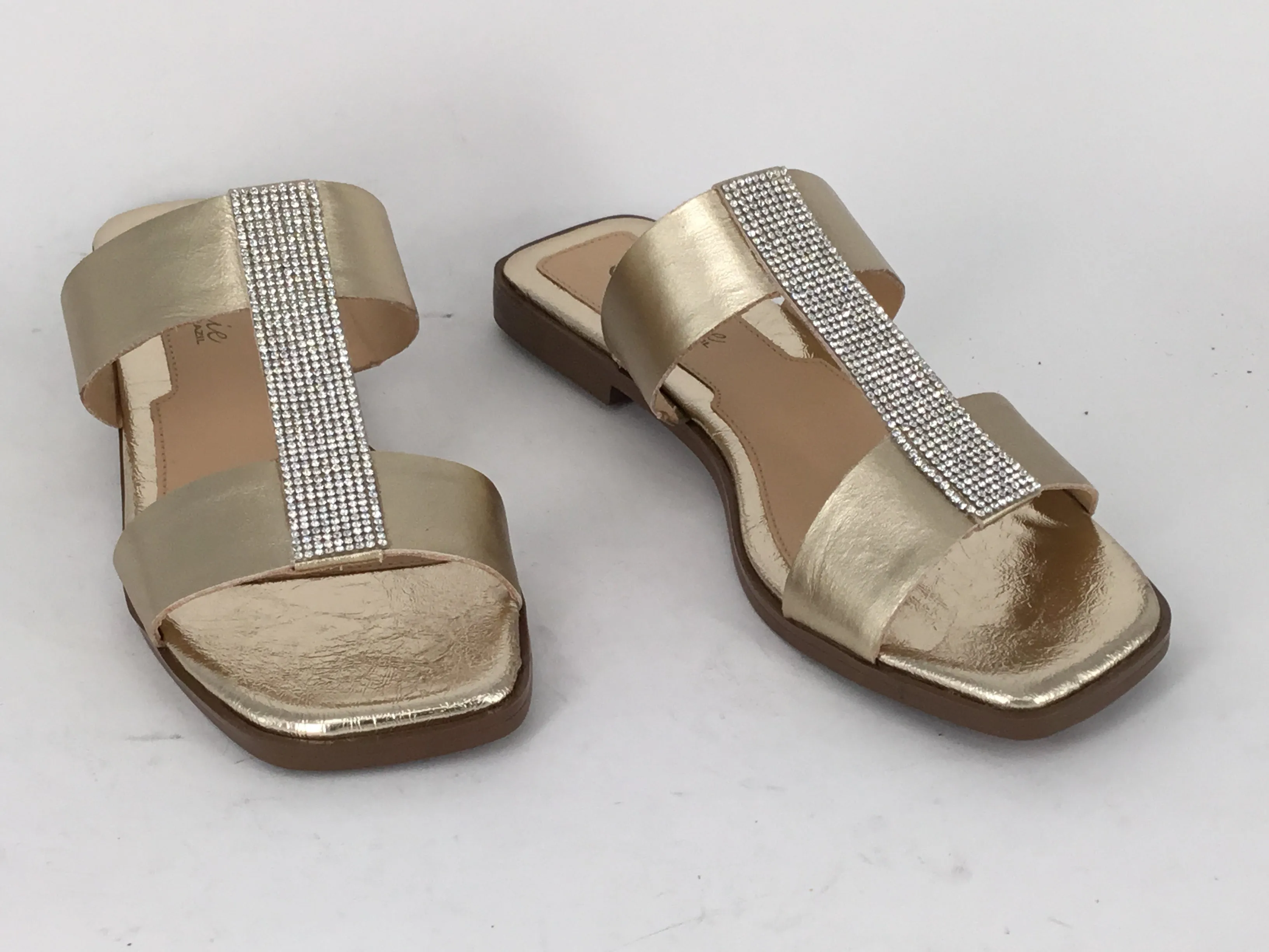 Chrissie Donna available in 5 colours